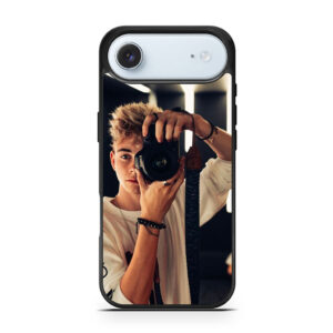 Corbyn Besson Selfie iPhone Air case
